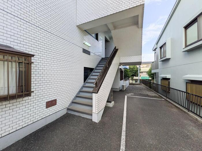 スカイプラザのエントランス|建物入口