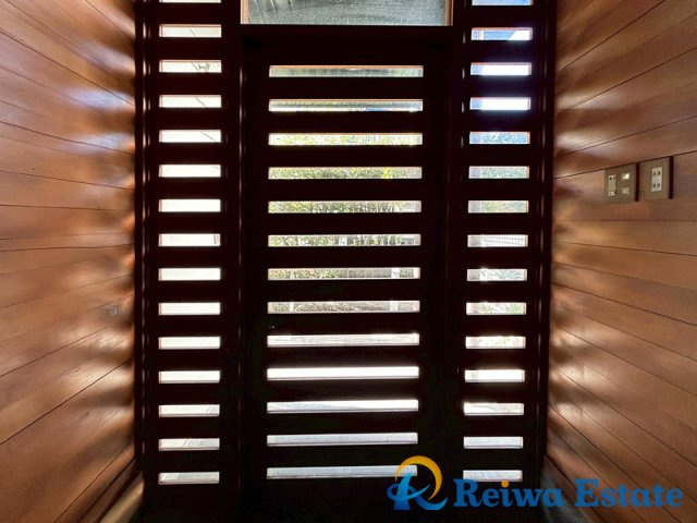 中古戸建　茅ヶ崎市浜竹4丁目の玄関