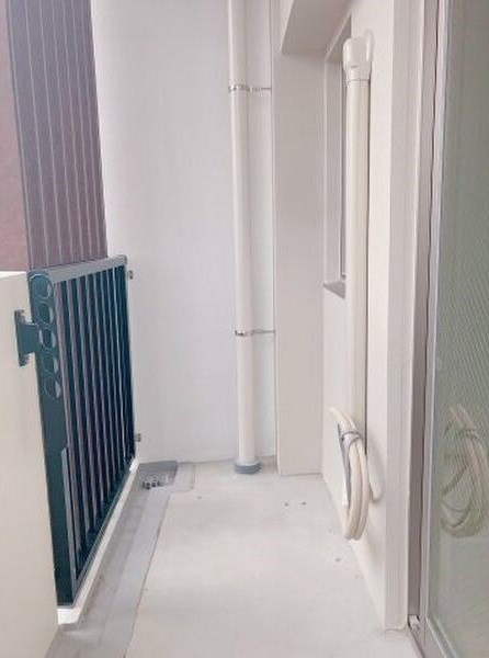 スリーアイランドタワー車道のバルコニー