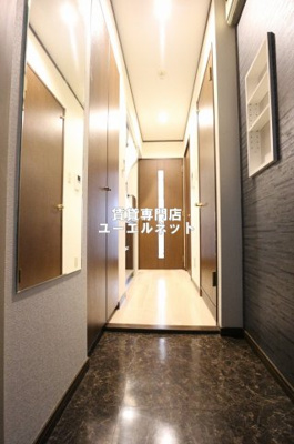 【玄関】 | アスール江坂 | 住まいの顔ともなる玄関