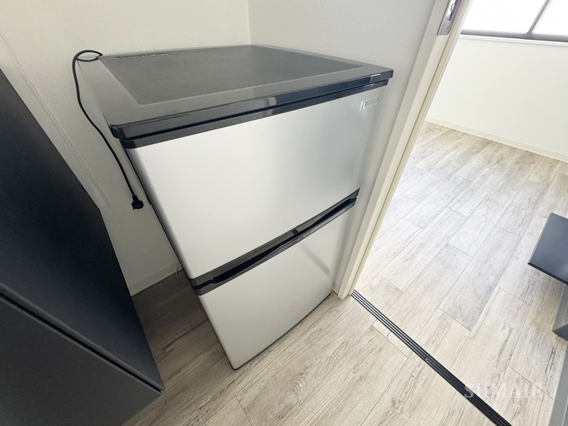 レピュア蓮根レジデンス　ＥＡＳＴのキッチン|冷蔵庫です