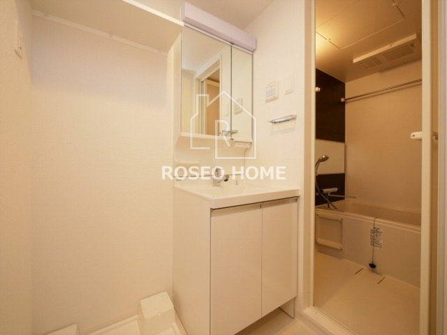 レオンコンフォート九条ガレリアの洗面所|同マンション別部屋：参考写真