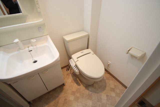 ＥＡＳＴ ＢＬＵＥ ＳＵＷＡ‘08のトイレ