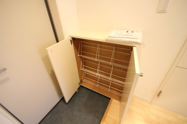 ＥＡＳＴ ＢＬＵＥ ＳＵＷＡ‘08の収納|シューズボックス