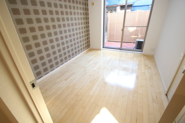 ＥＡＳＴ ＢＬＵＥ ＳＵＷＡ‘08の洋室