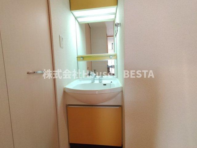 プレサンス三宮花時計前の独立洗面台