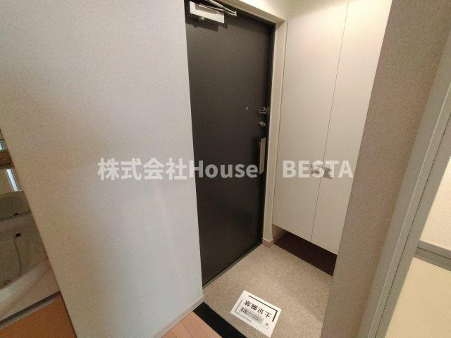 プレサンス三宮花時計前の玄関