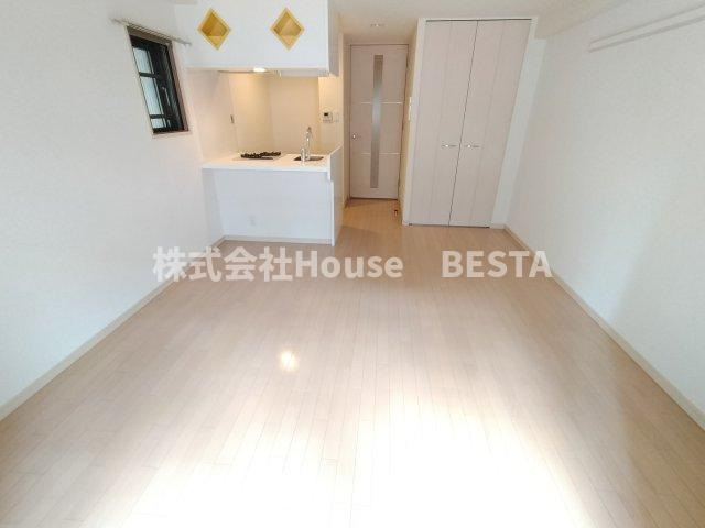 プレサンス三宮花時計前の居間・リビング