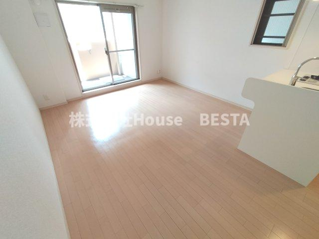 プレサンス三宮花時計前の洋室