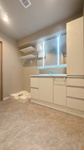 【独立洗面台】 | グレイス佐賀駅前☆仲介手数料無料☆ | 【三面鏡タイプ】 忙しい朝の身支度もスムーズにこなせるワイドな洗面化粧台。鏡裏には小物をすっきり収納できるスペースを確保。
