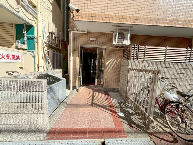 ウエストハイツⅡのエントランス