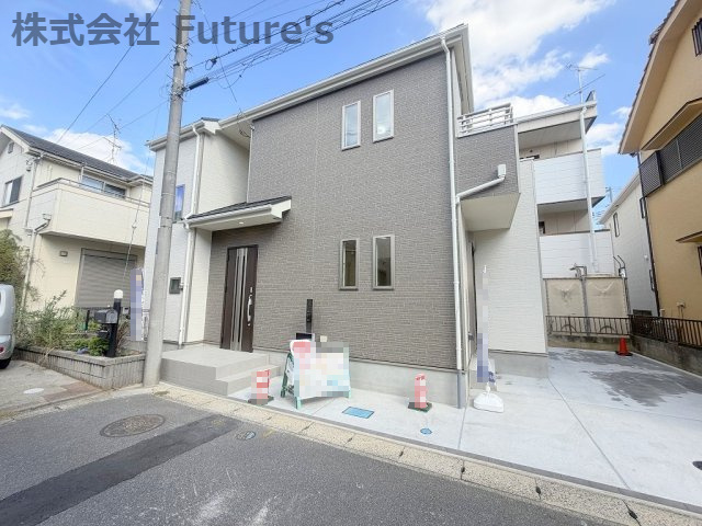 三郷市東町　新築戸建　全1棟の外観|前面道路は車の通り抜けが出来ないので静かで安心な住環境も魅力です
