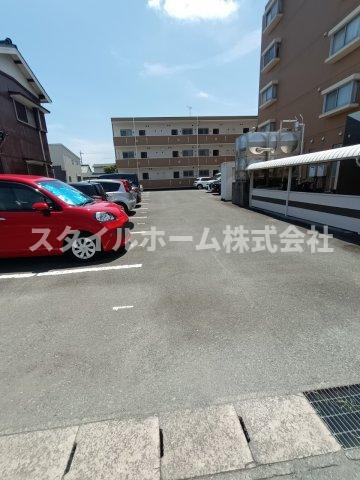 ベルドミール豊川の駐車場