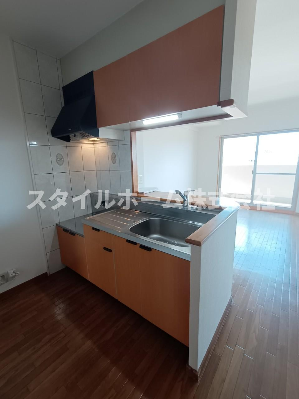 ベルドミール豊川のキッチン|同建物内別部屋の写真です。