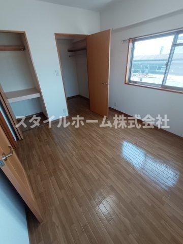 ベルドミール豊川の内装|同建物内別部屋の写真です。