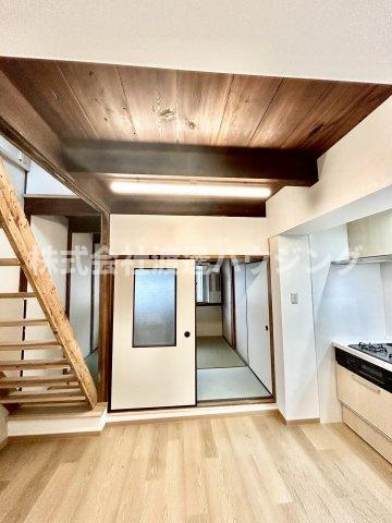 三軒家西2丁目貸家の内装