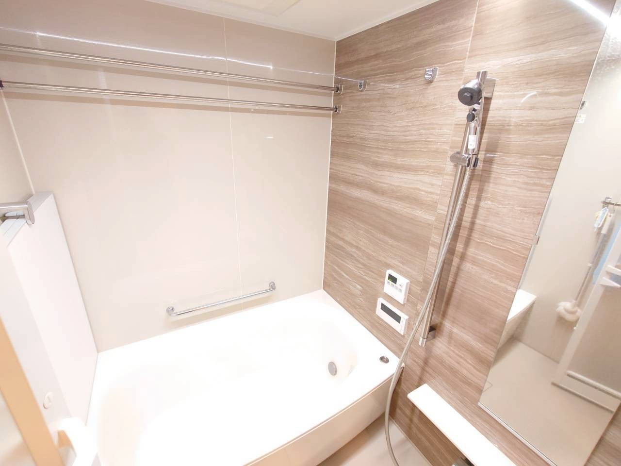 ジオ北千里藤白台B棟　8階の浴室|浴室乾燥機・ミストサウナ付きの浴室です。