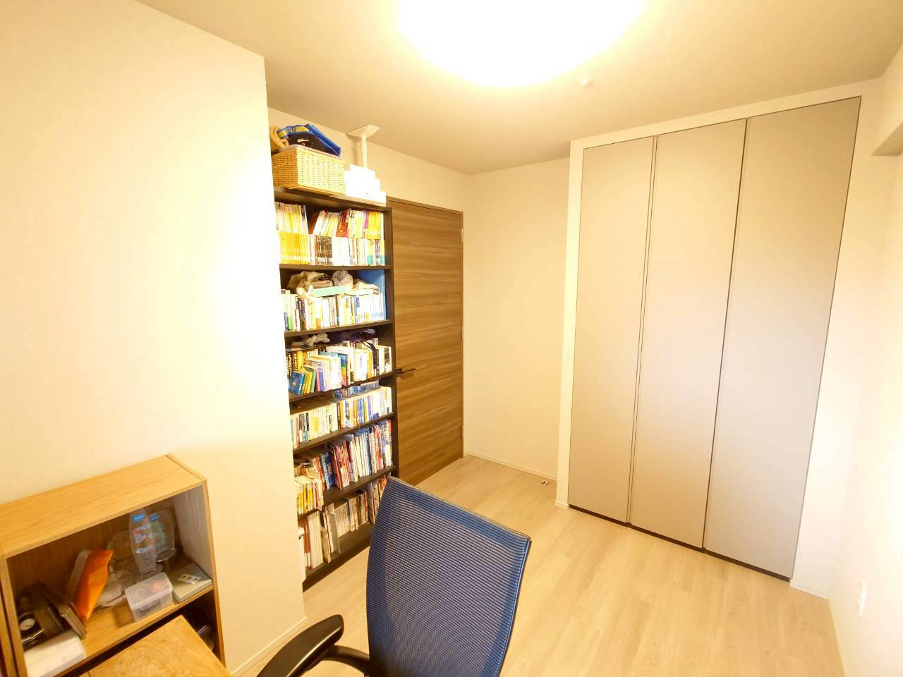 ジオ北千里藤白台B棟　8階の洋室|約5.0帖の洋室です。