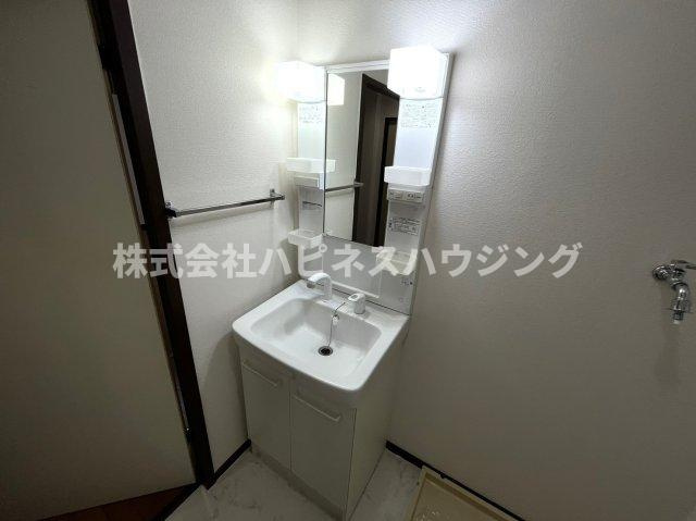 ガーデンビレッジ柏3号棟の独立洗面台