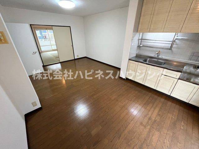 ガーデンビレッジ柏3号棟の居間・リビング