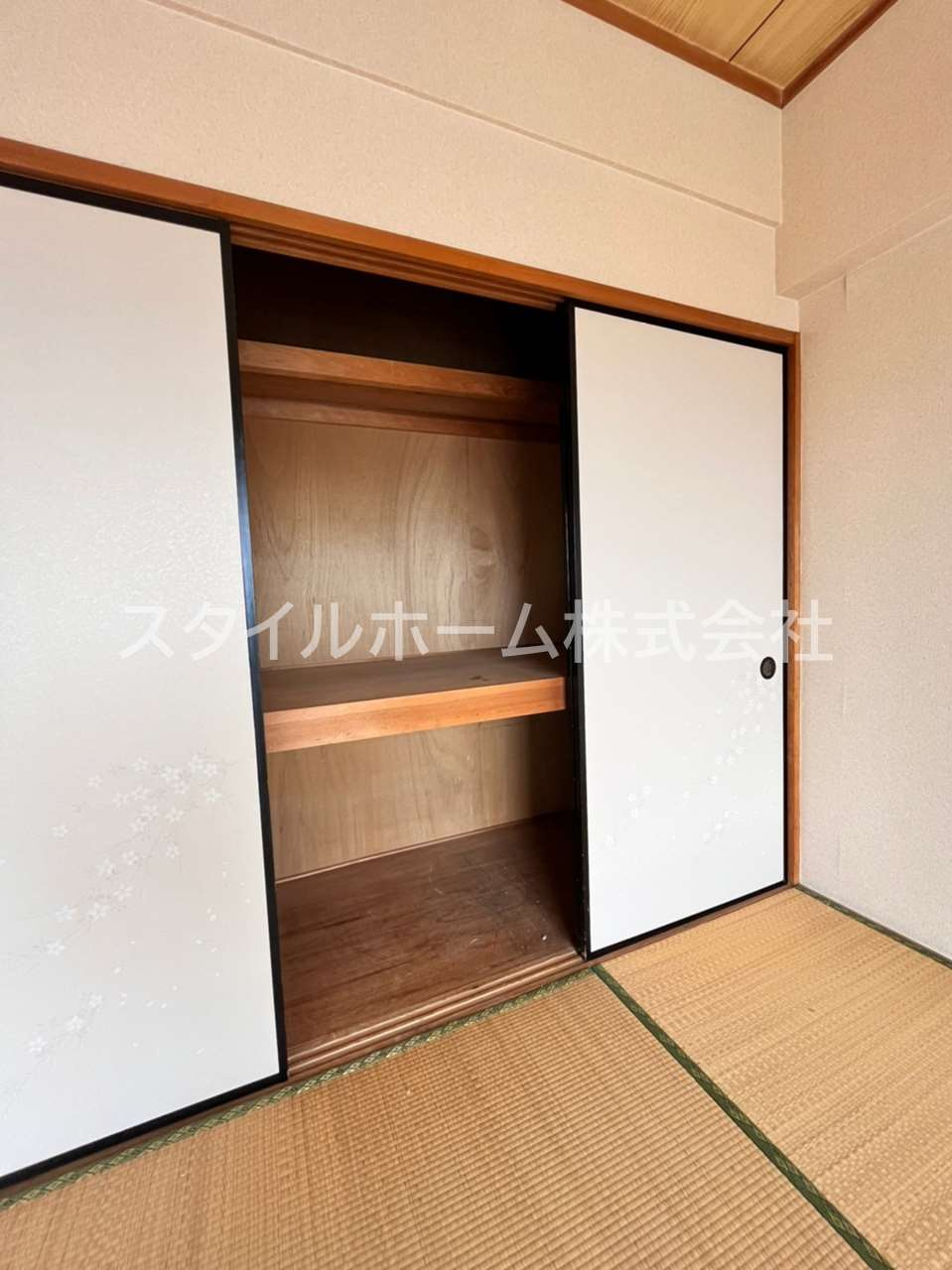 タワーロイヤルの収納|同建物内別部屋の写真です。