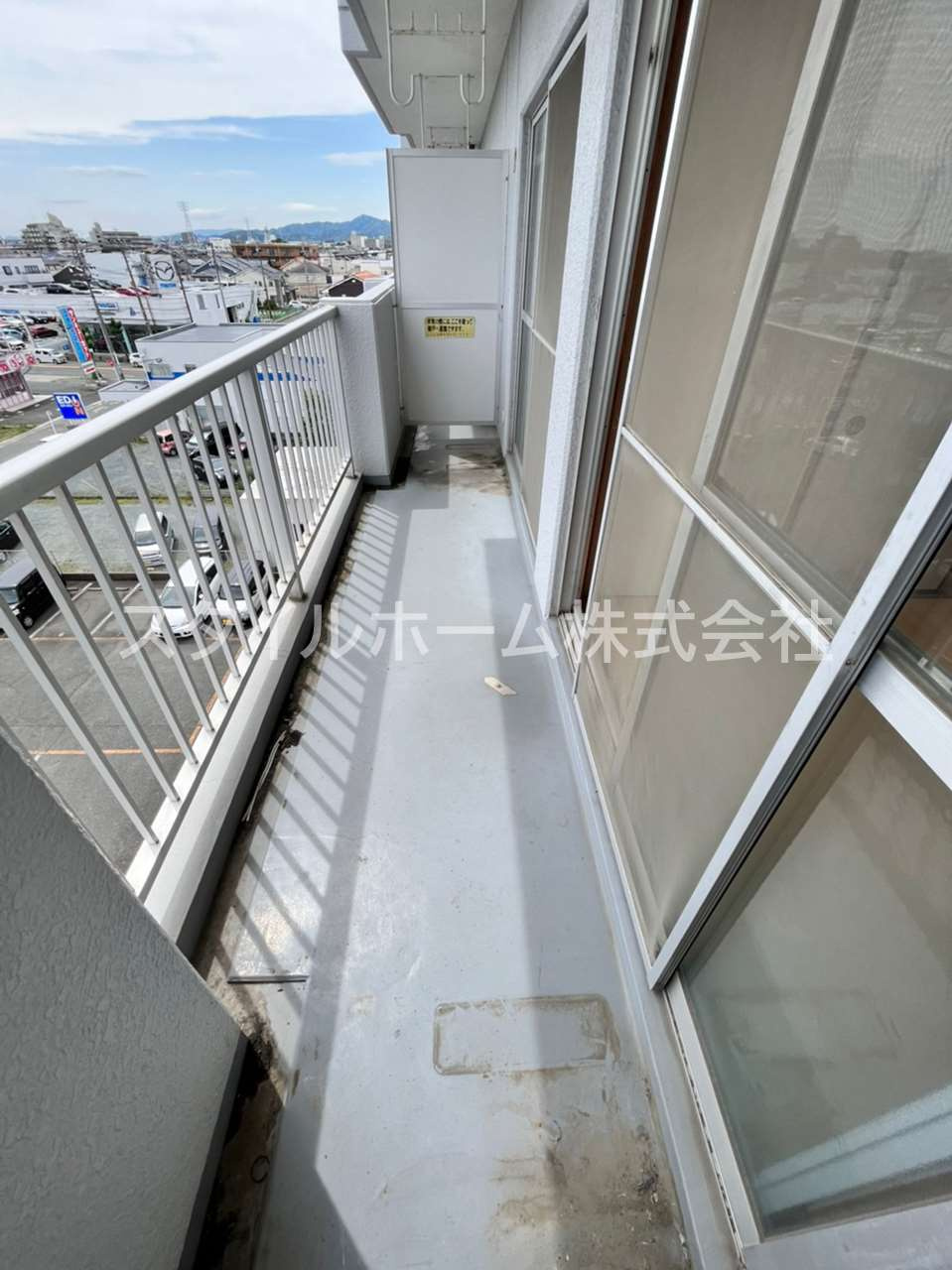 タワーロイヤルのバルコニー|同建物内別部屋の写真です。