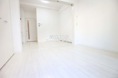 【寝室】 | RIDGEガーデン江坂1 | 明るく開放感のある居室で、自分だけのくつろぎ空間を。