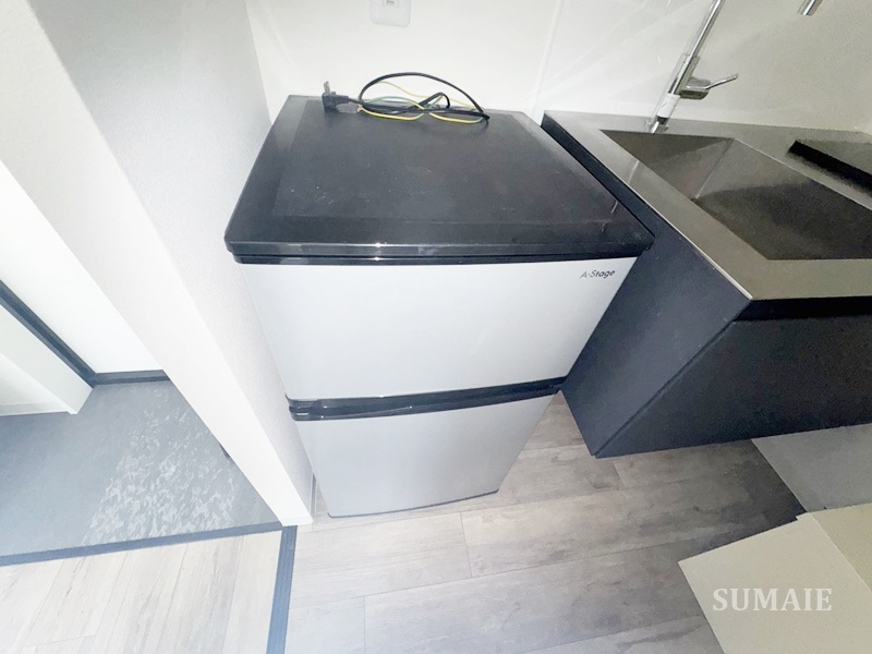 レピュア蓮根レジデンス　ＥＡＳＴのキッチン|冷蔵庫です