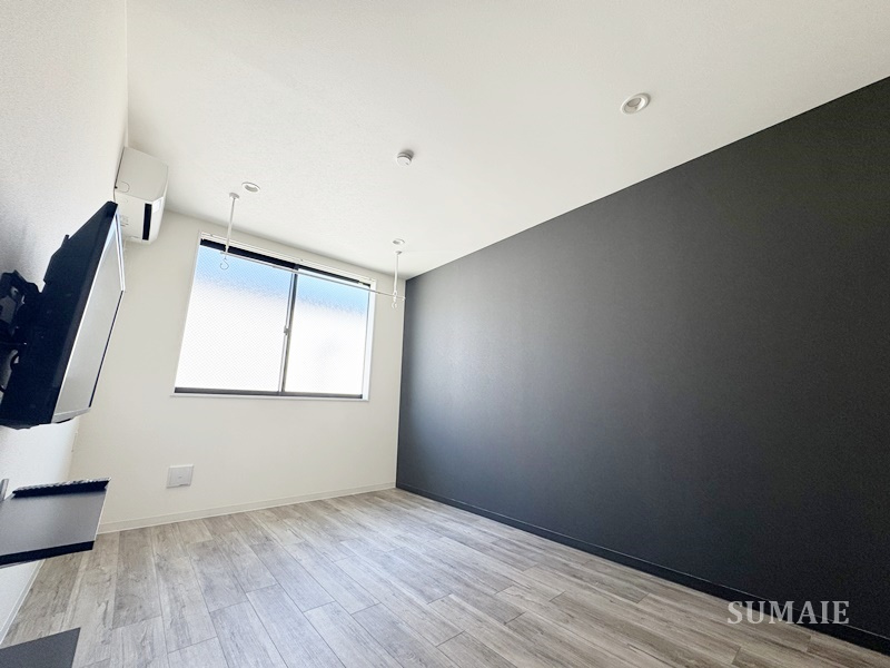 レピュア蓮根レジデンス　ＥＡＳＴの居間・リビング|洋室です