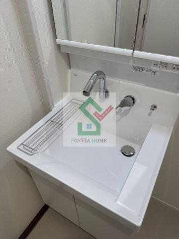 ルブラン秋津青葉の独立洗面台