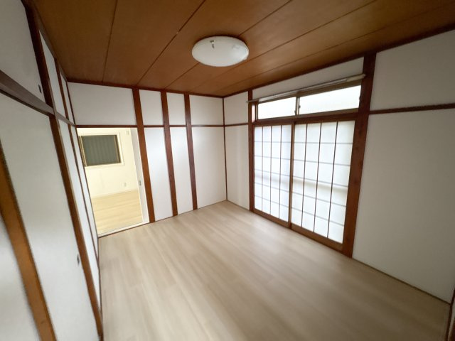 西松ヶ丘一戸建ての洋室