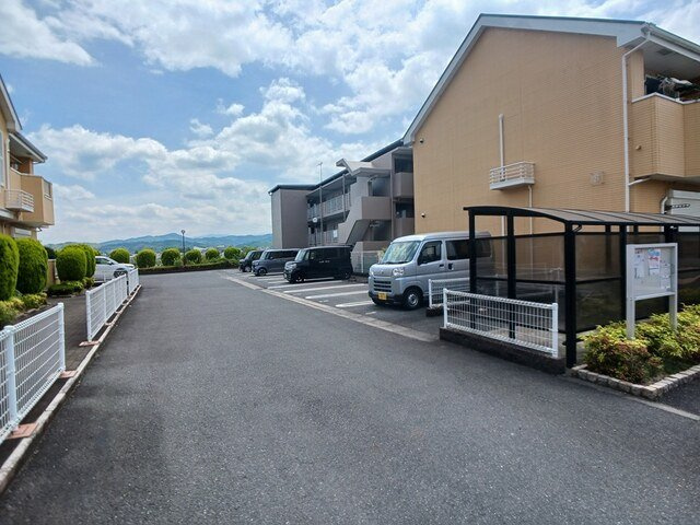 リブ　本郷　Ｂの駐車場