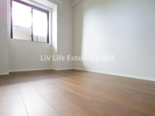 コンフォリア・リヴ八坂富士見の洋室