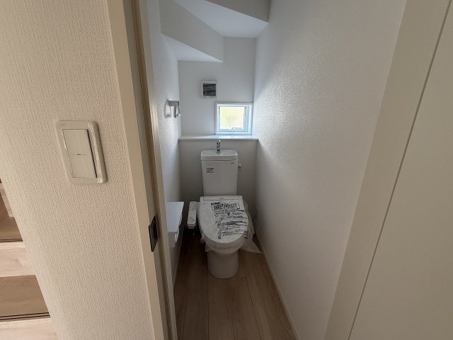 今宿東3丁目　新築戸建　6棟のトイレ