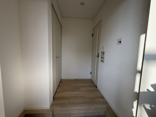 今宿東3丁目　新築戸建　6棟の玄関