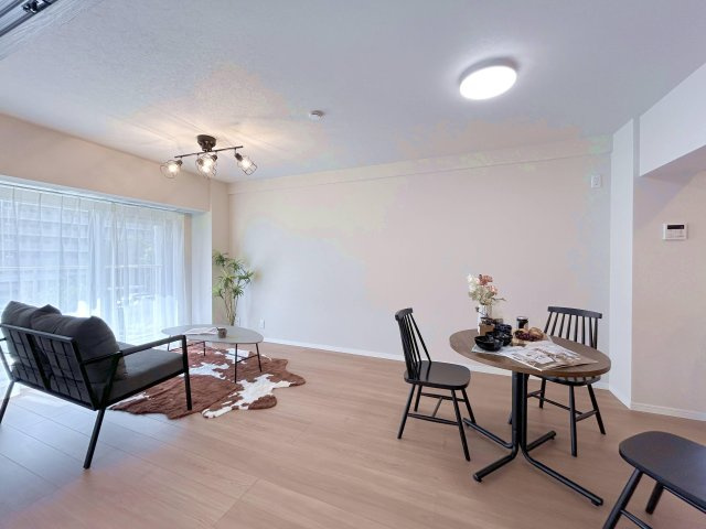 ボナハイツ中川 3号棟の居間・リビング