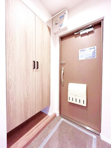 ボナハイツ中川 3号棟の玄関