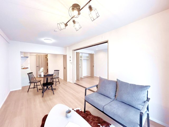 ボナハイツ中川 3号棟の居間・リビング