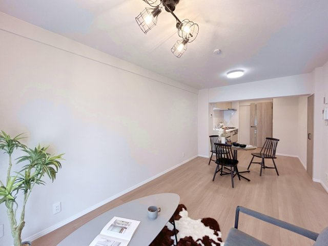 ボナハイツ中川 3号棟の居間・リビング