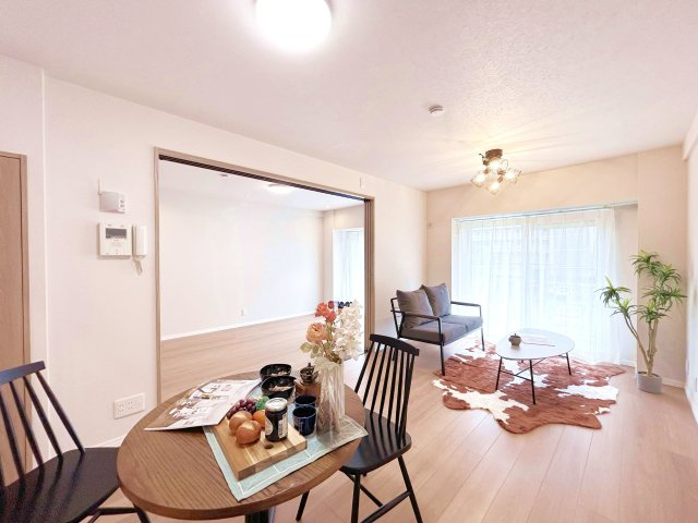 ボナハイツ中川 3号棟の居間・リビング