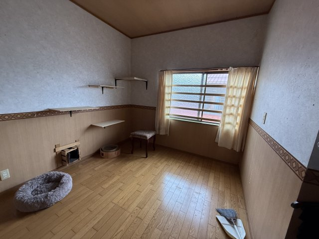 10/13新規　10/20商談中　戸建　高山市大新町3丁目　1,500万円の洋室