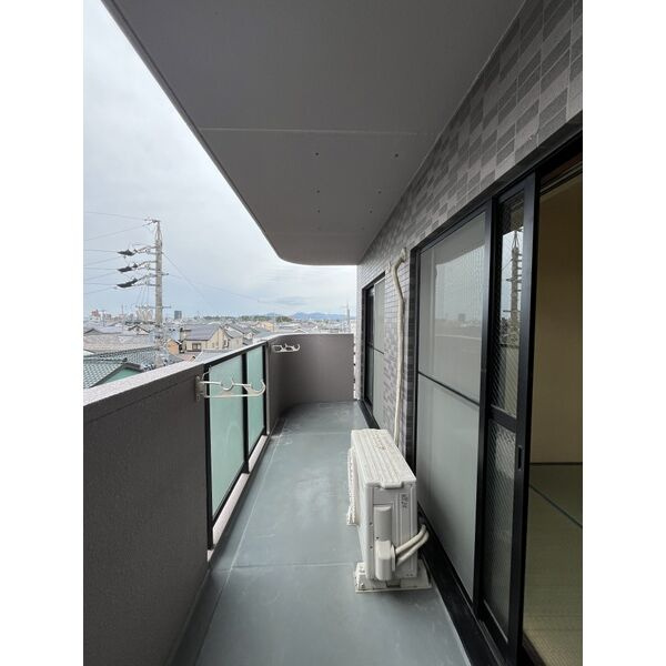 メゾンアンフィニのバルコニー