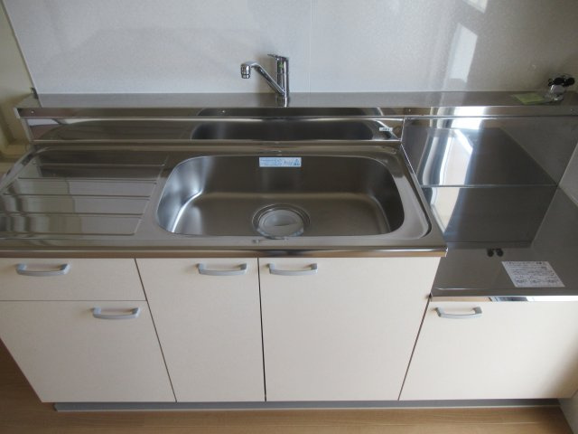 兵庫県公社　伊丹鴻池　３B号棟のキッチン|キッチンでお料理をお楽しみください