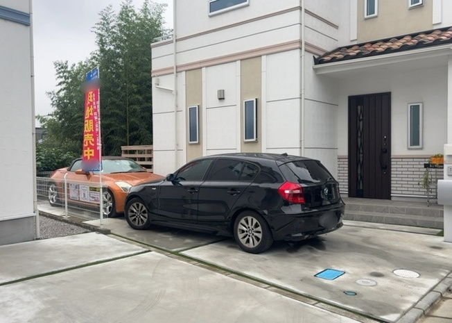 【庭】 | 庭のある家に住むことのメリットとして、子どもたちの遊び場を確保できること、ガーデニングや家庭菜園を楽しめること、明るさを確保できることがあります。また、配置を工夫することでプライバシーが確保できます。