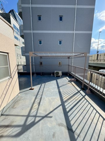 蓮田ビルのその他共用部分|屋上（隅田川の花火が閲覧できます）