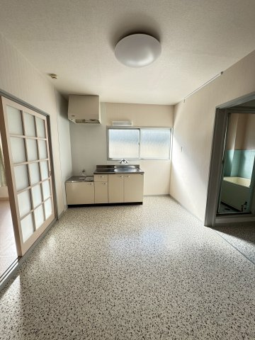 蓮田ビルの居間・リビング|ダイニングキッチン