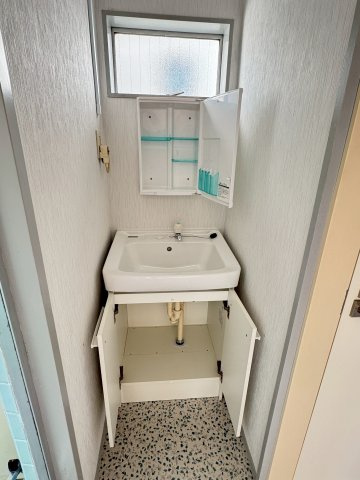 蓮田ビルの洗面所