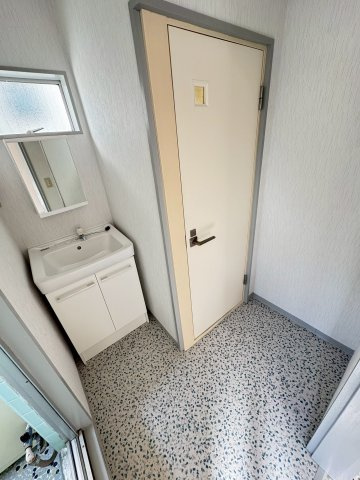 蓮田ビルの洗面所