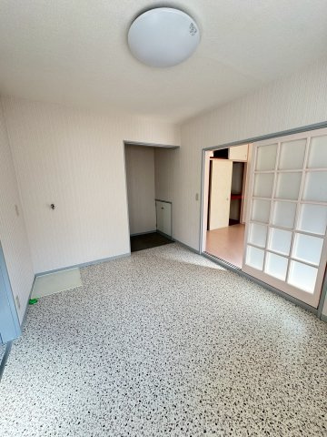 蓮田ビルの居間・リビング|ダイニングキッチン