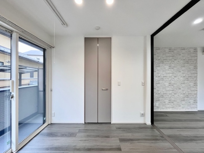 マリポーサ高畑Aの洋室|広々とした洋室です